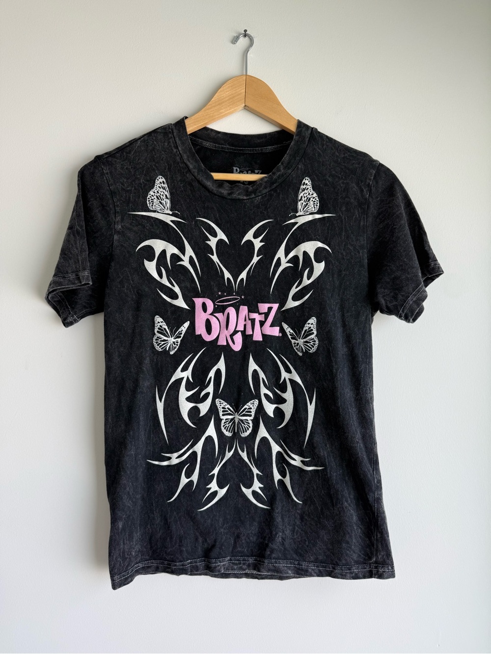 Bratz Graphic T Shirt Womens Small Black Mineral Wash Y2K Butterfly
